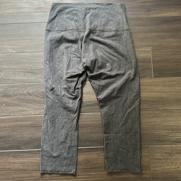 Lululemon Wunder Under Crop Sz 8 Cotton (High Rise) (Roll Down) - Picture 2 of 2